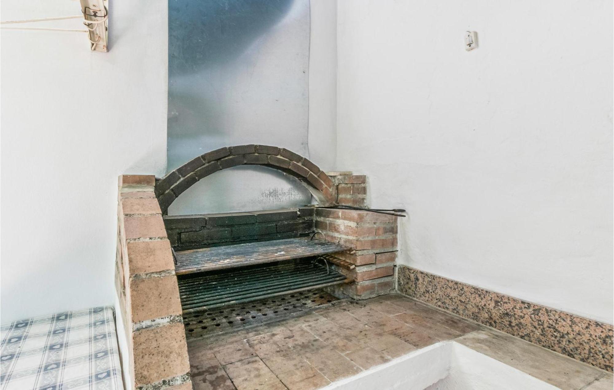 3 Bedroom Beautiful Home In Fuente Tojar Esterno foto